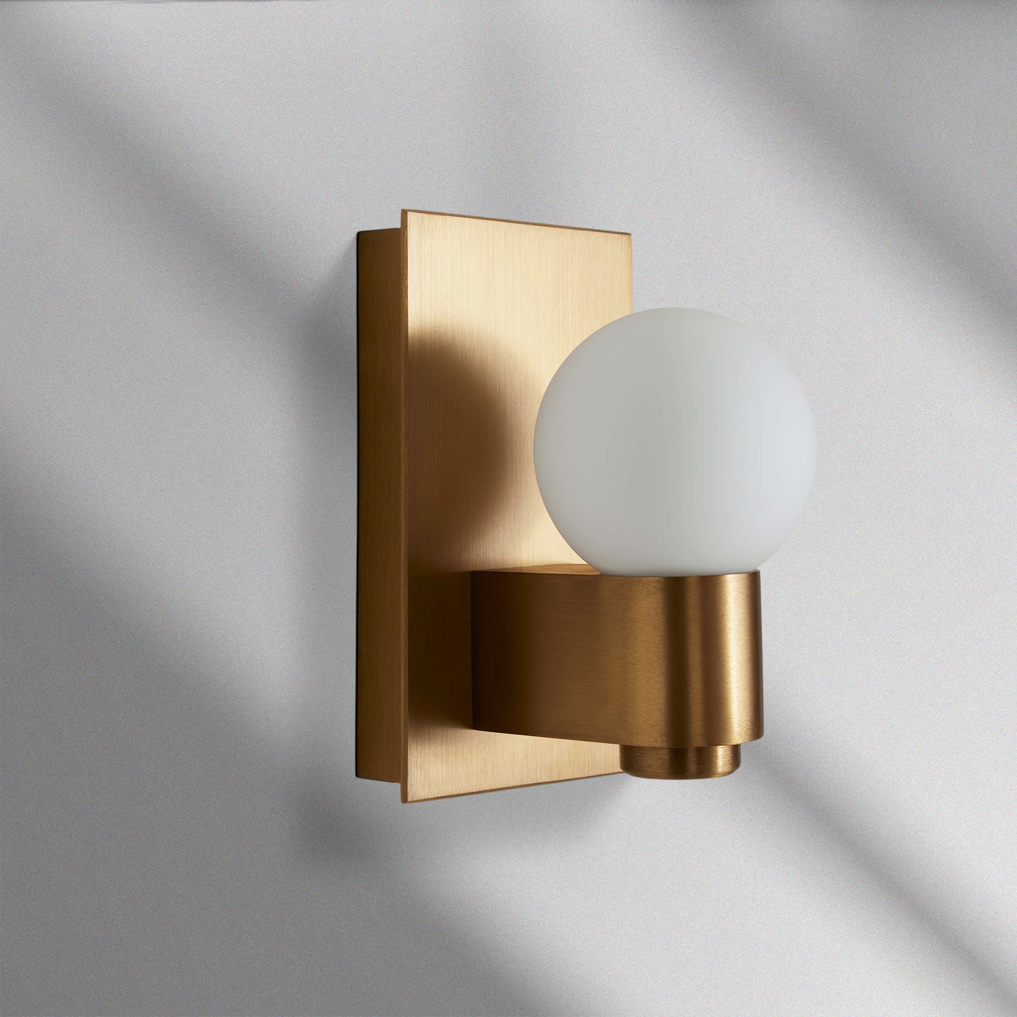 Casen Sconce